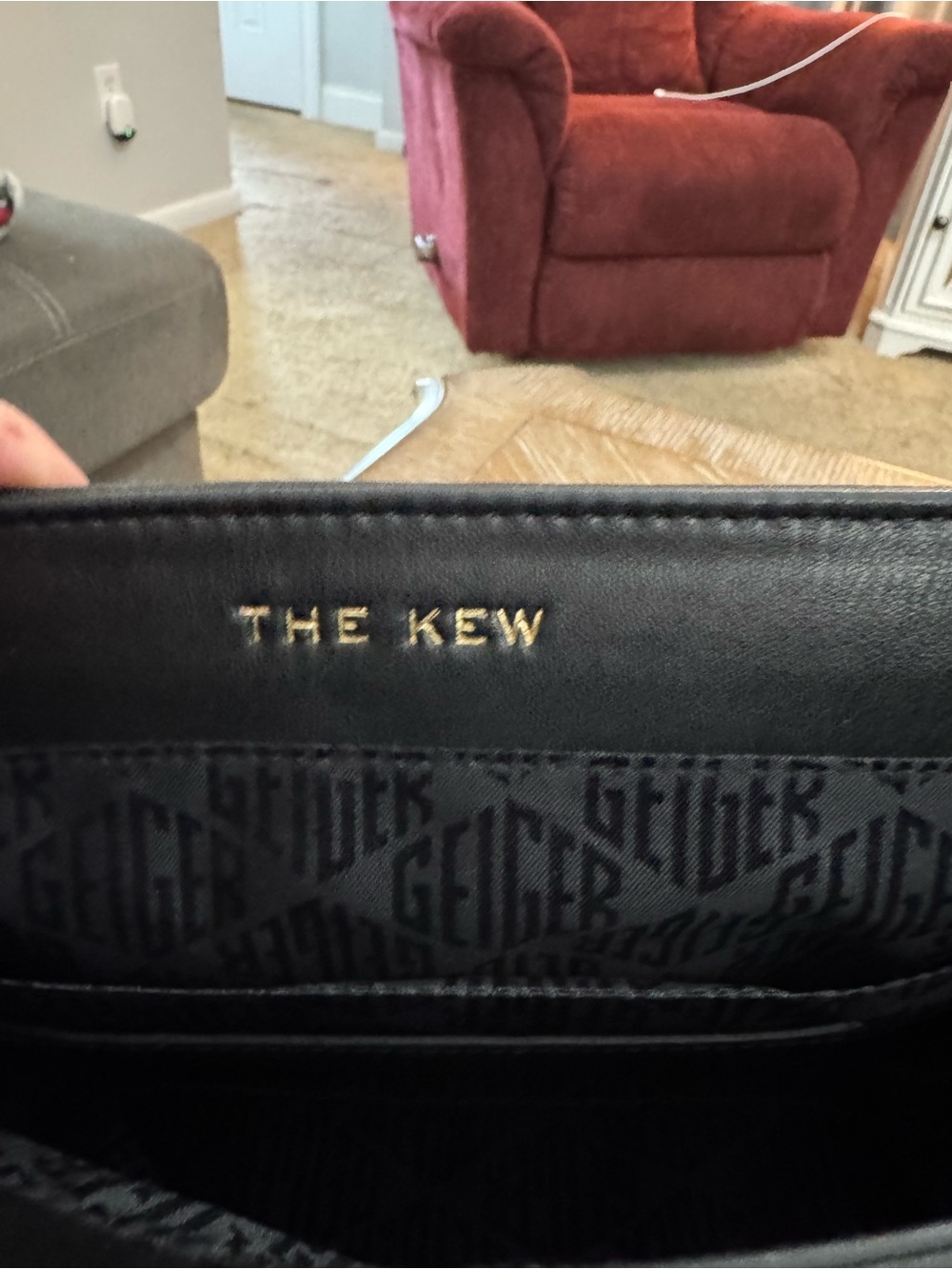 Kurt Geiger London Kew leather bag in black featuring a signature eagle head - Picture 11 of 15
